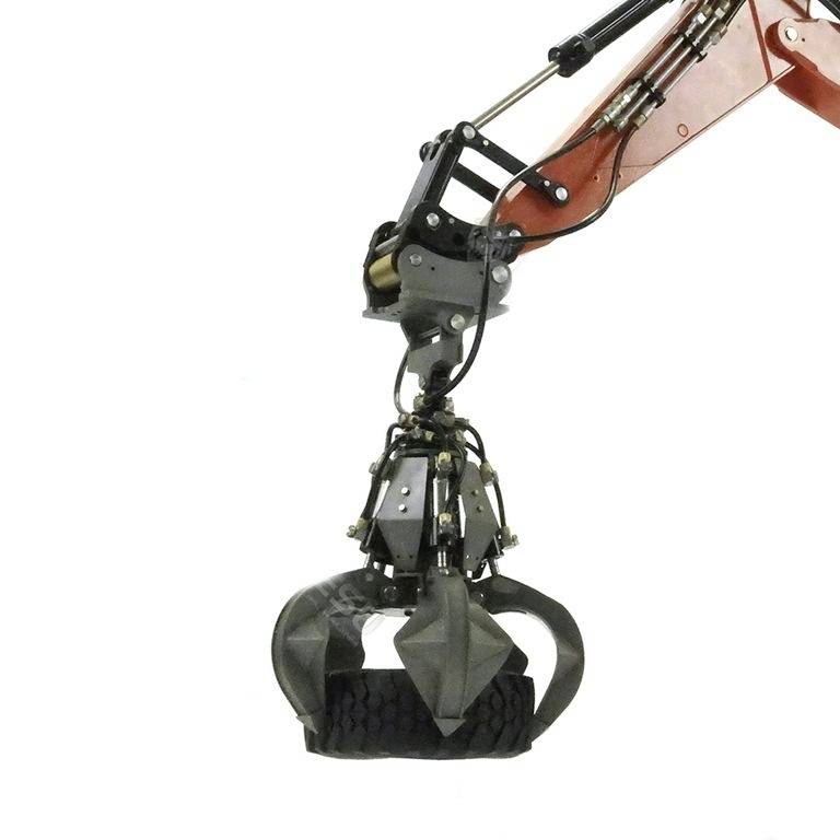 Industrieroboterarm mit Greifer aus Metall und Hydraulikkomponenten, geeignet für schwere Hebearbeiten in Fabriken oder Lagerhäusern.