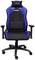 Ein Gaming-Stuhl mit blauer Polsterung und schwarzen Akzenten. Er hat verstellbare Armlehnen und eine ergonomische Rückenlehne.