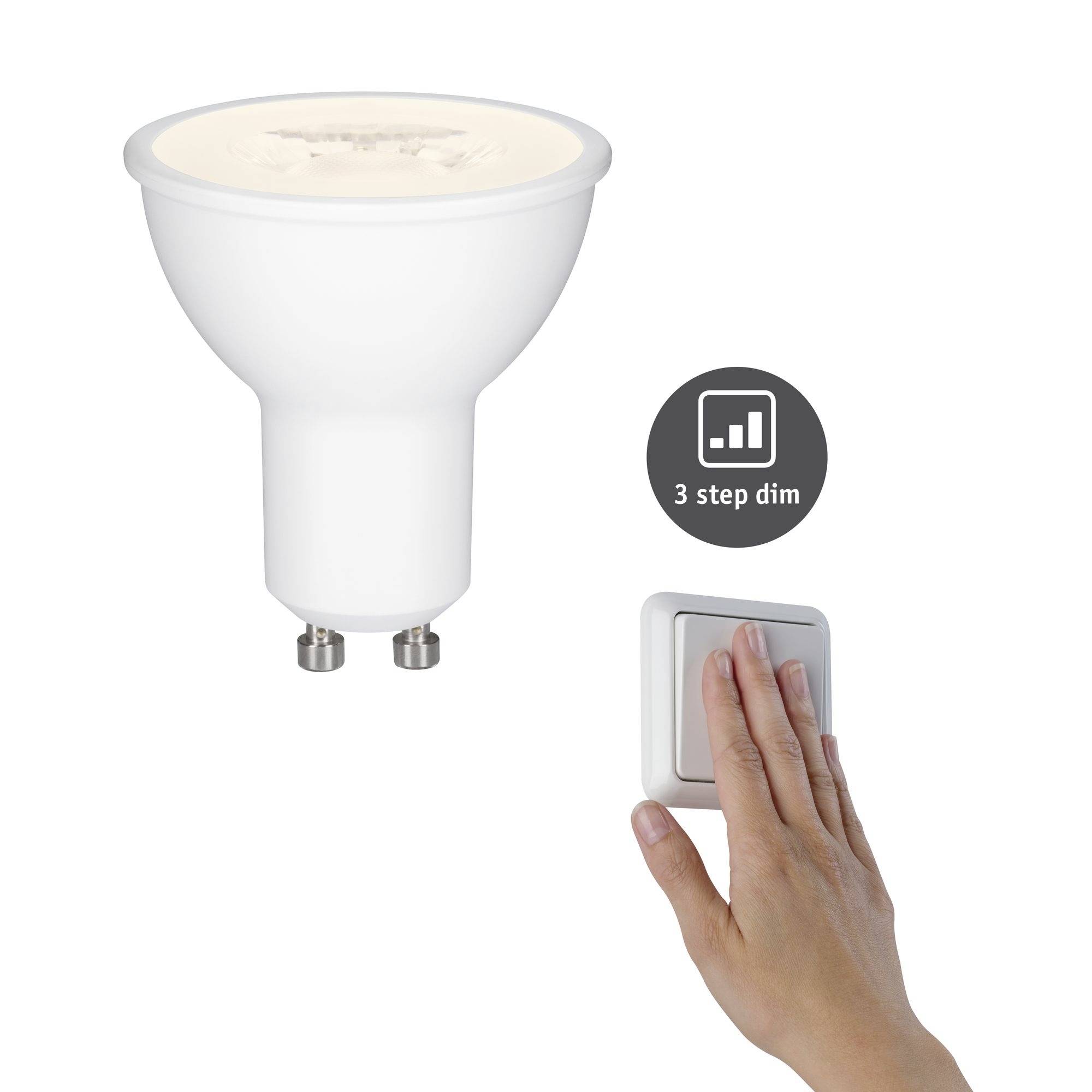 LED-Glühbirne im GU10-Format, zeigt dreistufige Dimmbarkeit. Hand berührt den Schalter, um Helligkeit zu ändern.