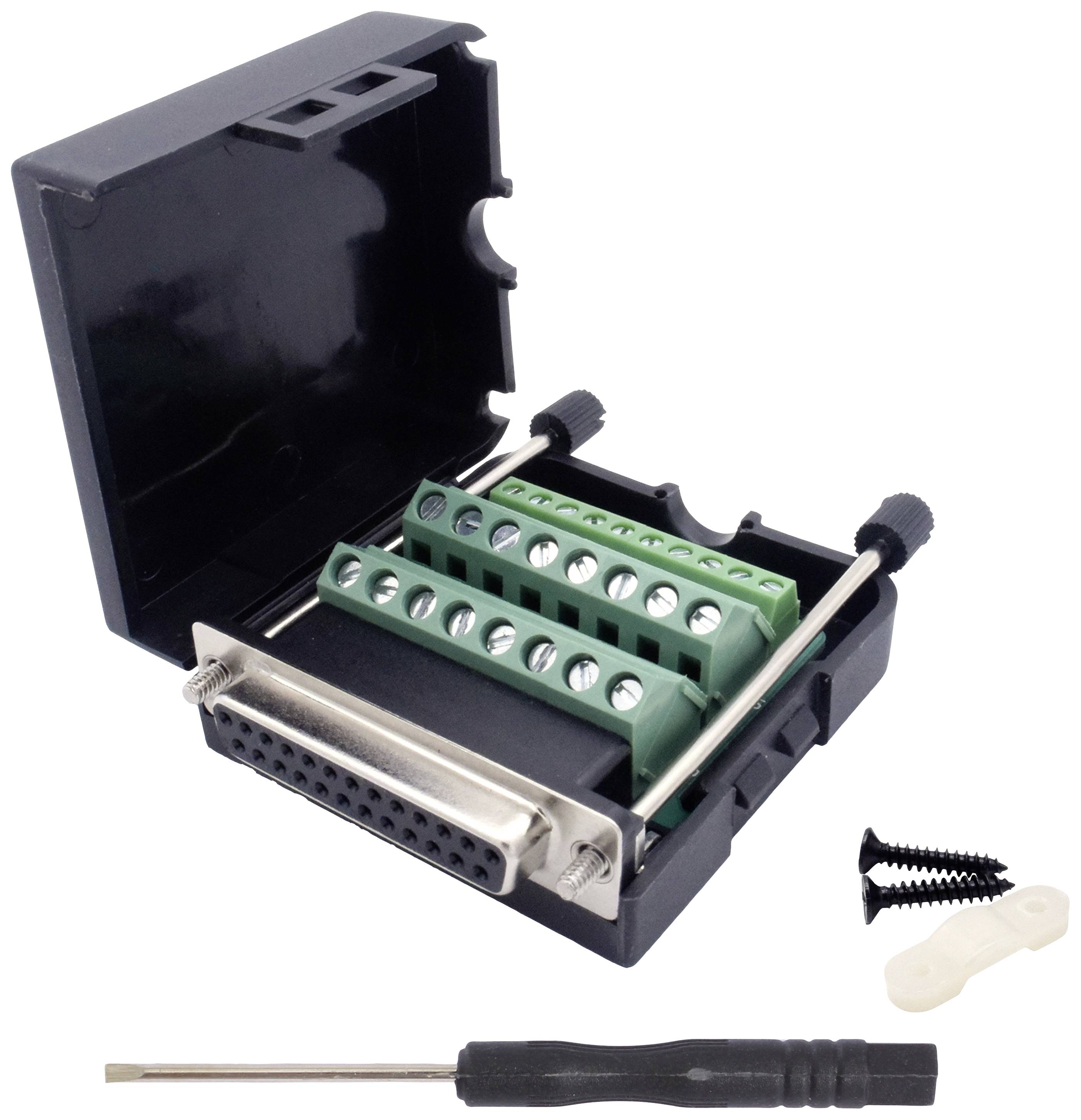 'Ein offener Steckeradapter mit grünen Klemmen, Schrauben und einem kleinen Schraubendreher. Adapter ist für elektrische Verbindungen.'