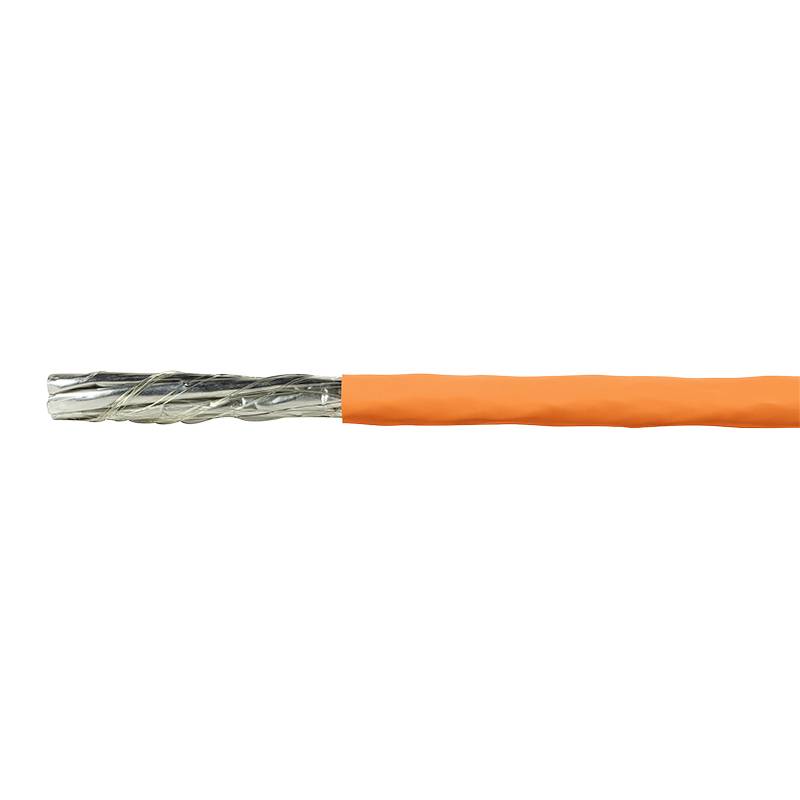 Ein einzelnes orangefarbenes Kabel mit silbernem Metallkern ist auf weißem Hintergrund abgebildet.