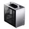 Ein elegantes, silbernes Computergehäuse mit Glasseitenwand und integriertem Tragegriff, geeignet für kompakte PC-Builds.