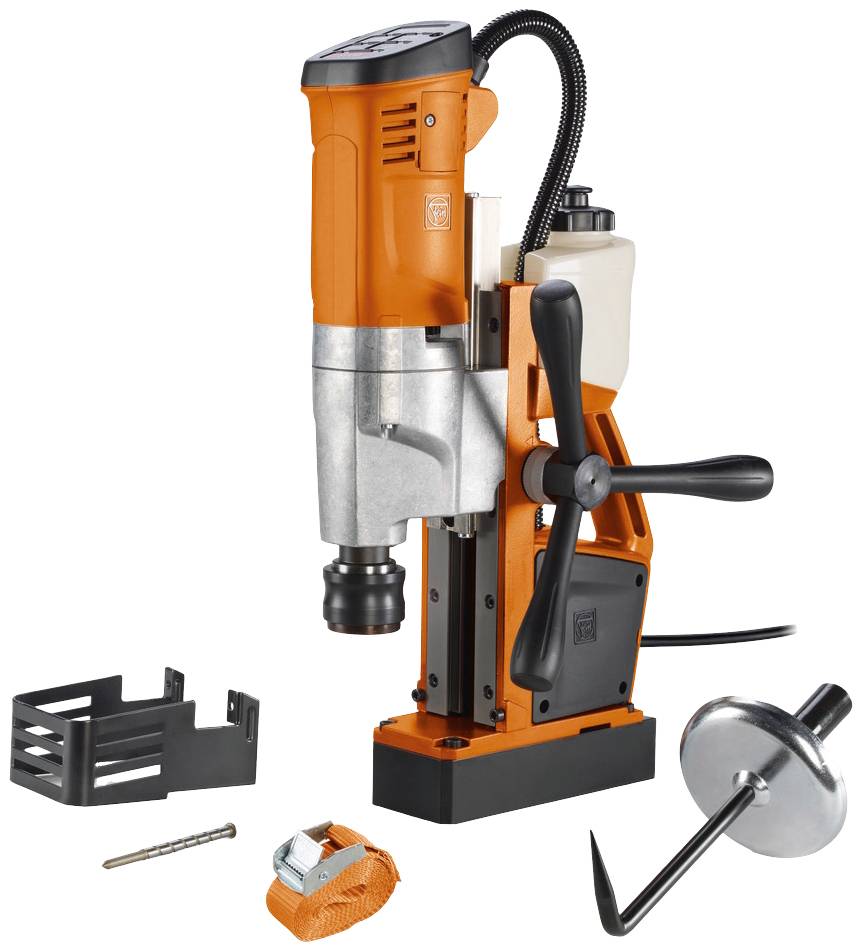 Tragbare Magnetbohrmaschine in Orange mit Zubehör wie Pinole, Befestigungsschraube, Schraubendreher und Späneschutz. Ideal zum Bohren in Metall.