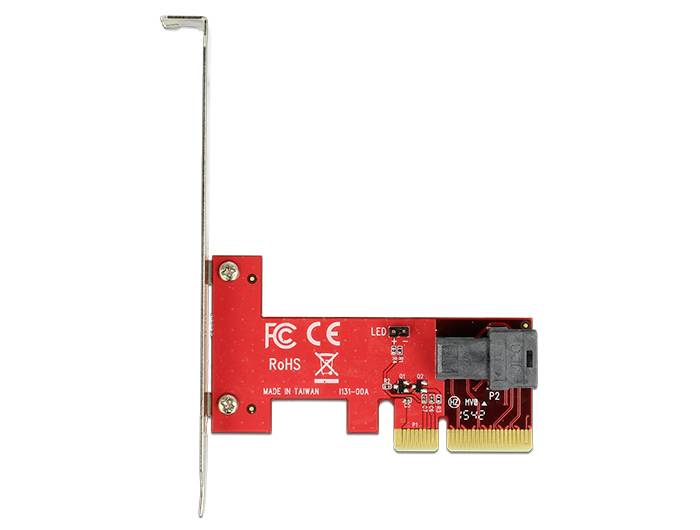 Eine rote PCIe-Karte mit Ethernetanschluss, Aufdrucke: 'FCC', 'CE', 'RoHS', 'Made in Taiwan'. Designed für Computer-Netzwerkverbindung.