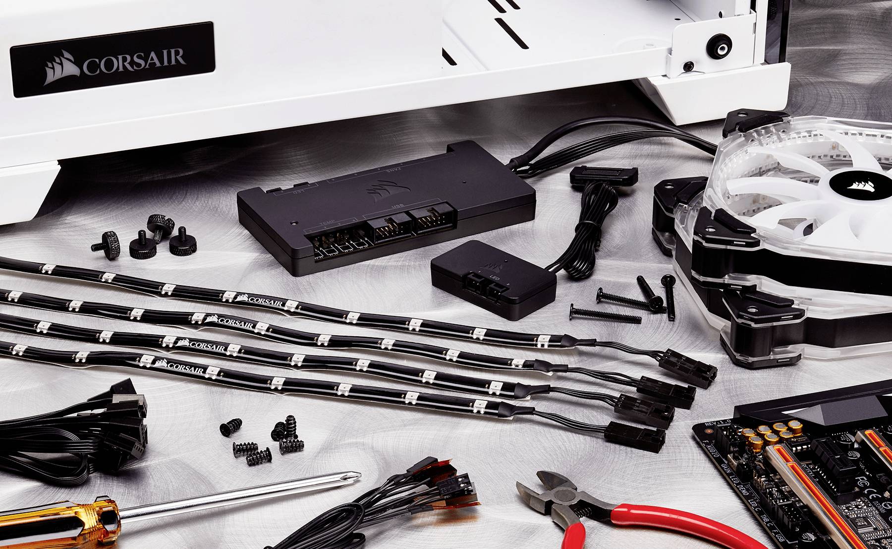 Corsair Commander PRO - Systemlüftung und Beleuchtungsverteiler-10