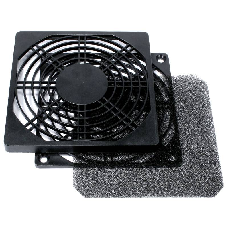 Ein quadratischer Lüfterfilter mit schwarzem Gitter und Schaumstoffschicht zur Luftreinigung in elektrischen Geräten.