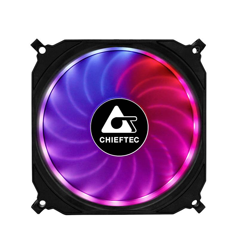 Ein PC-Lüfter mit einem schwarz umrandeten Gehäuse zeigt leuchtende LED-Farben in Lila, Blau, und Rot. Im Zentrum steht 'CHIEFTEC'.