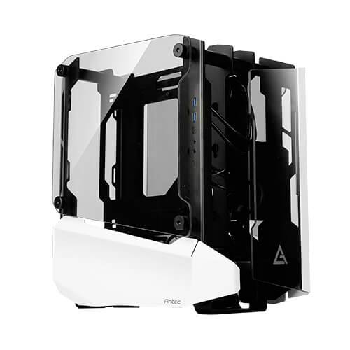Ein futuristisches, offenes Computergehäuse mit weißem Sockel und transparenten Seitenpanelen, das die interne Hardware sichtbar macht.