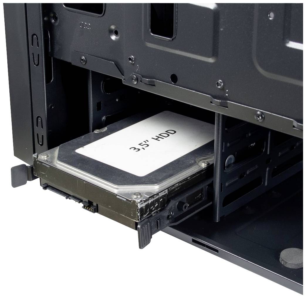 Ein 3,5-Zoll-Festplattenlaufwerk wird in einen offenen PC-Gehäuseschacht geschoben.