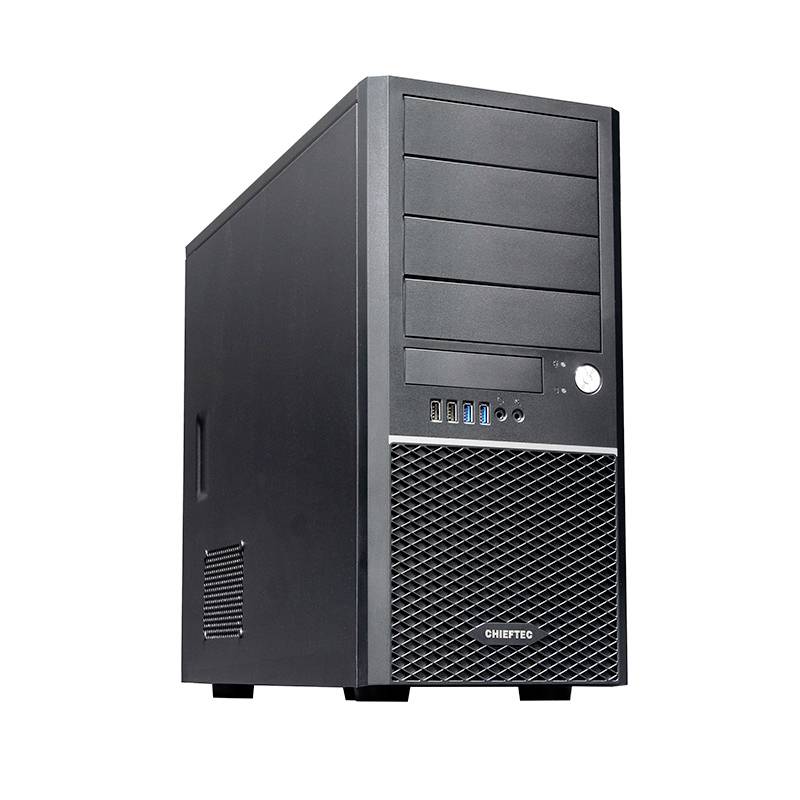 Schwarz-graues Computergehäuse mit mehreren Laufwerkschächten und USB-Anschlüssen an der Vorderseite. Modellname unten sichtbar.