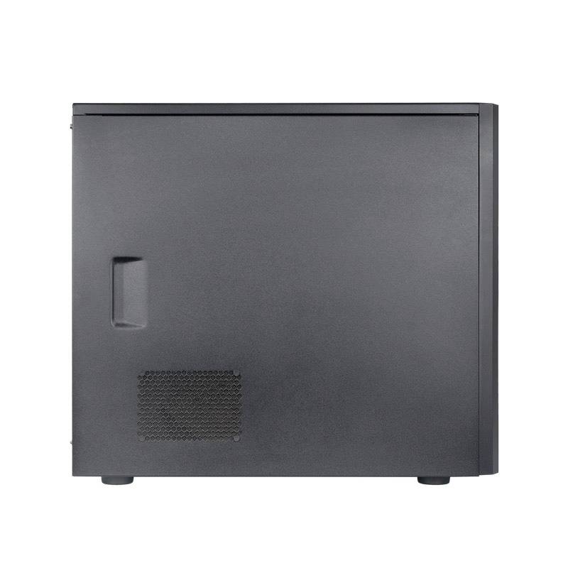Schwarzgraues Computergehäuse von der Seite, mit einer sichtbaren kleinen Lüftungsöffnung, keine weiteren Details erkennbar.