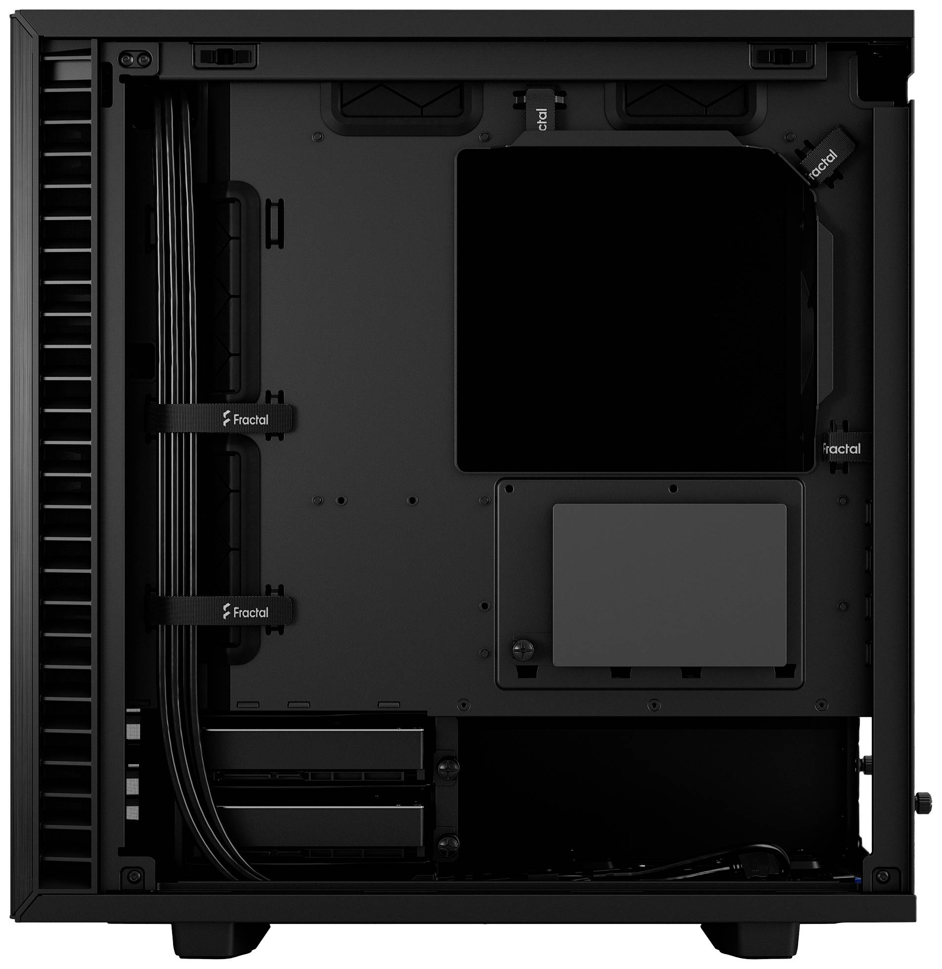 Computergehäuse-Innenraum, schwarz, zeigt Kabelmanagement und Platz für Mainboard, Festplatten und Lüfter.