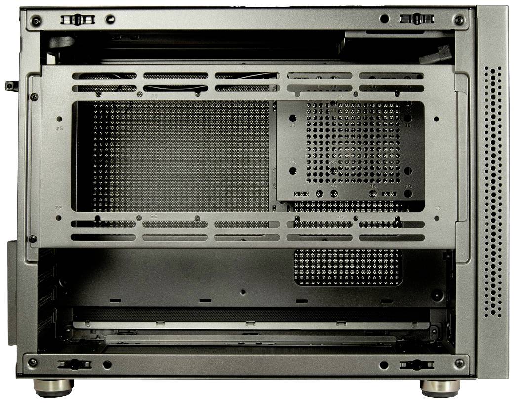 Ein leerer Computergehäuse-Innenraum, sichtbar sind Montageplätze für Komponenten, Lüfteröffnung oben, ohne installierte Hardware.