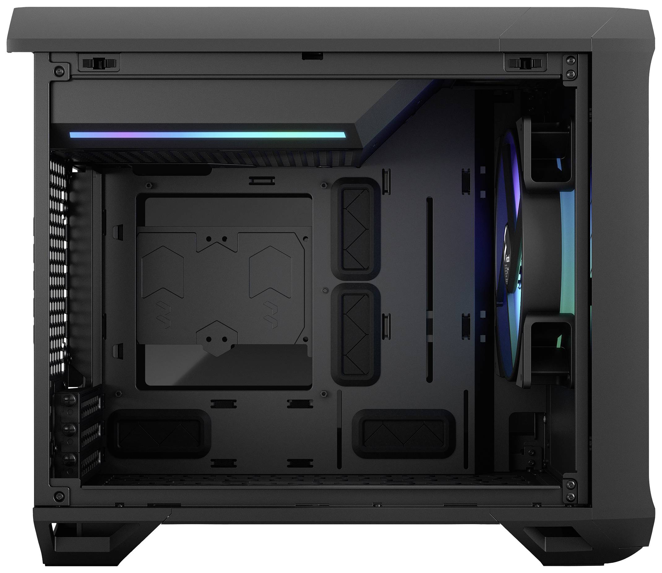 Leeres, schwarzes Computergehäuse mit RGB-Beleuchtung und großem Lüfter auf der rechten Seite. Ideal für Gaming-PC-Bau.