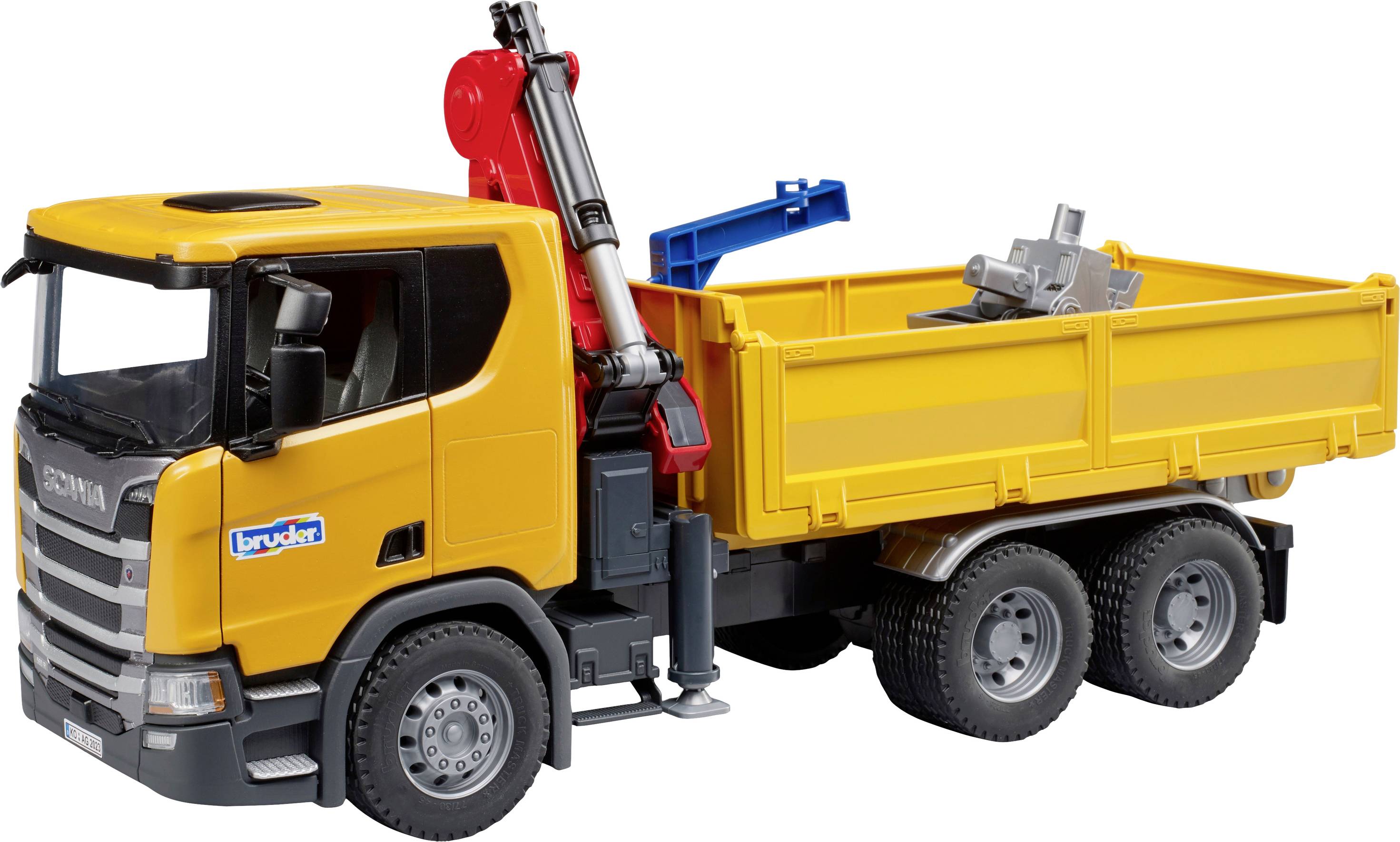 Gelber Spielzeug-Lkw mit Kran und Ladefläche, beladen mit Bauklötzen.