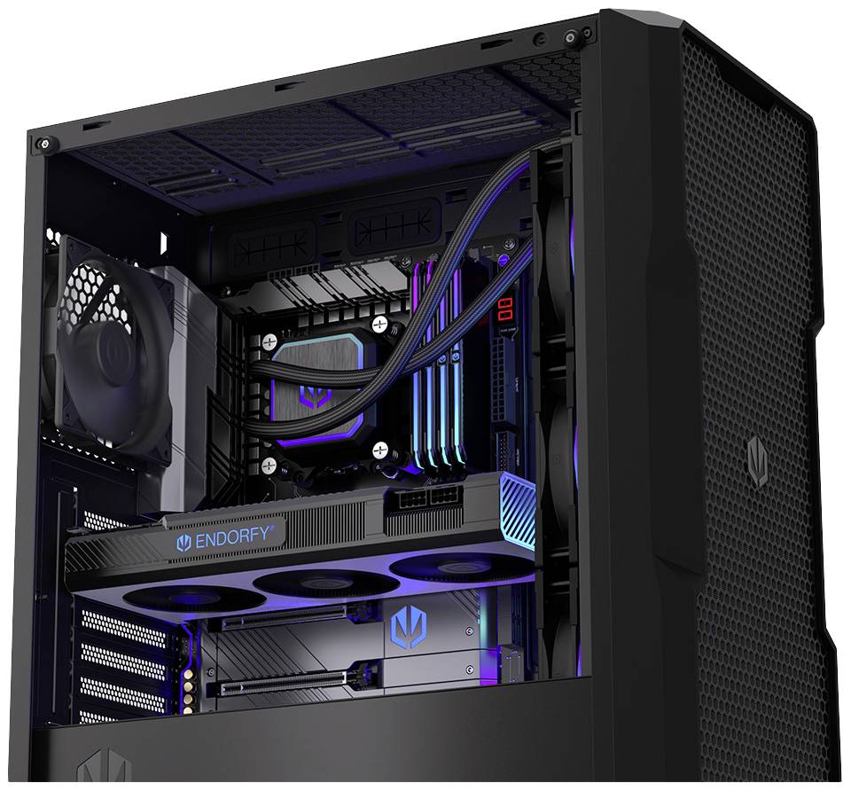 Ein geöffneter Computer mit sichtbaren Komponenten wie einem Kühlkörper, Lüftern und beleuchteten Komponenten im Inneren eines schwarzen Gehäuses.