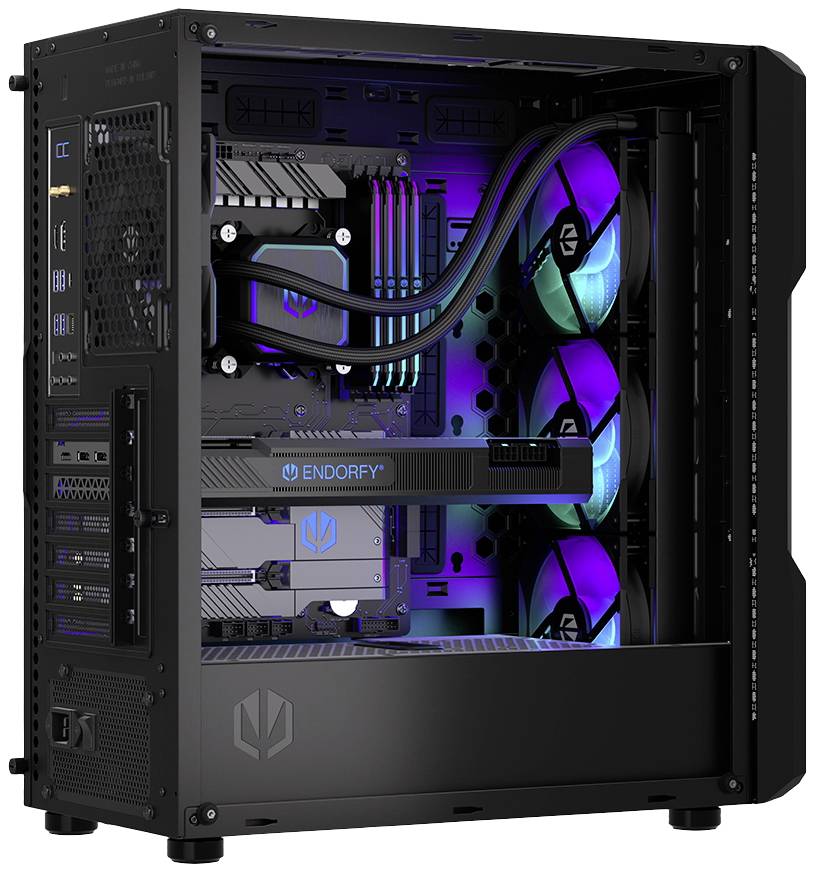 Gaming-PC-Gehäuse mit offenem Seitenteil zeigt RGB-beleuchtete Lüfter und Wasserkühlung. Kompakte Anordnung der Hardware-Komponenten.