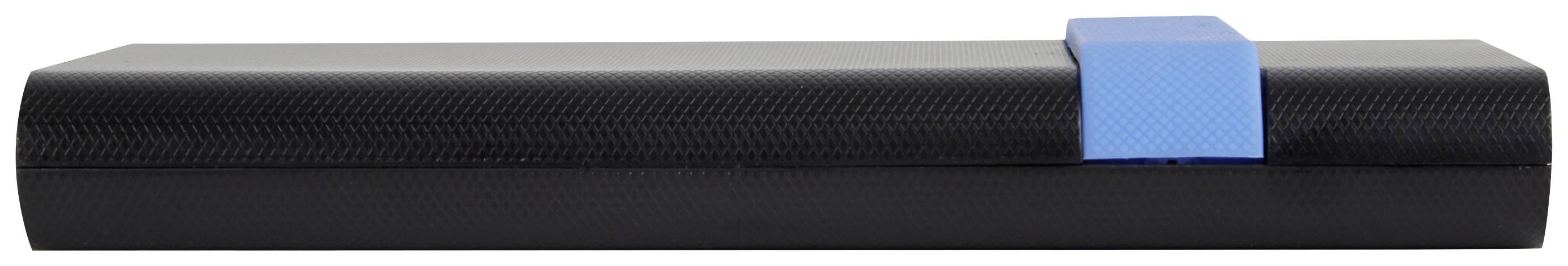 Ein schwarzes, rechteckiges Etui mit einer blauen Schlaufe an der rechten Seite.