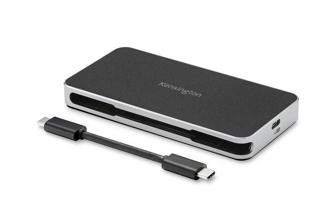 'Kensington'-Dockingstation mit USB-C-Anschluss und Kabel. Designed für Laptops zur Erweiterung von Anschlüssen und Funktionen.