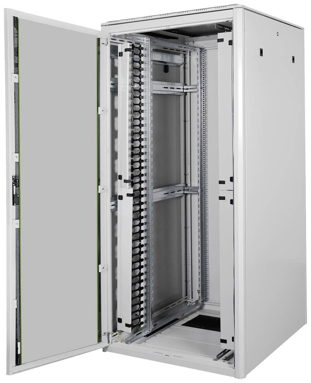 Offener Server-Rack-Schrank mit Metallrahmen und Kabelmanagementhalterungen. Geeignet zur Aufnahme von Netzwerk- oder Serversystemen.