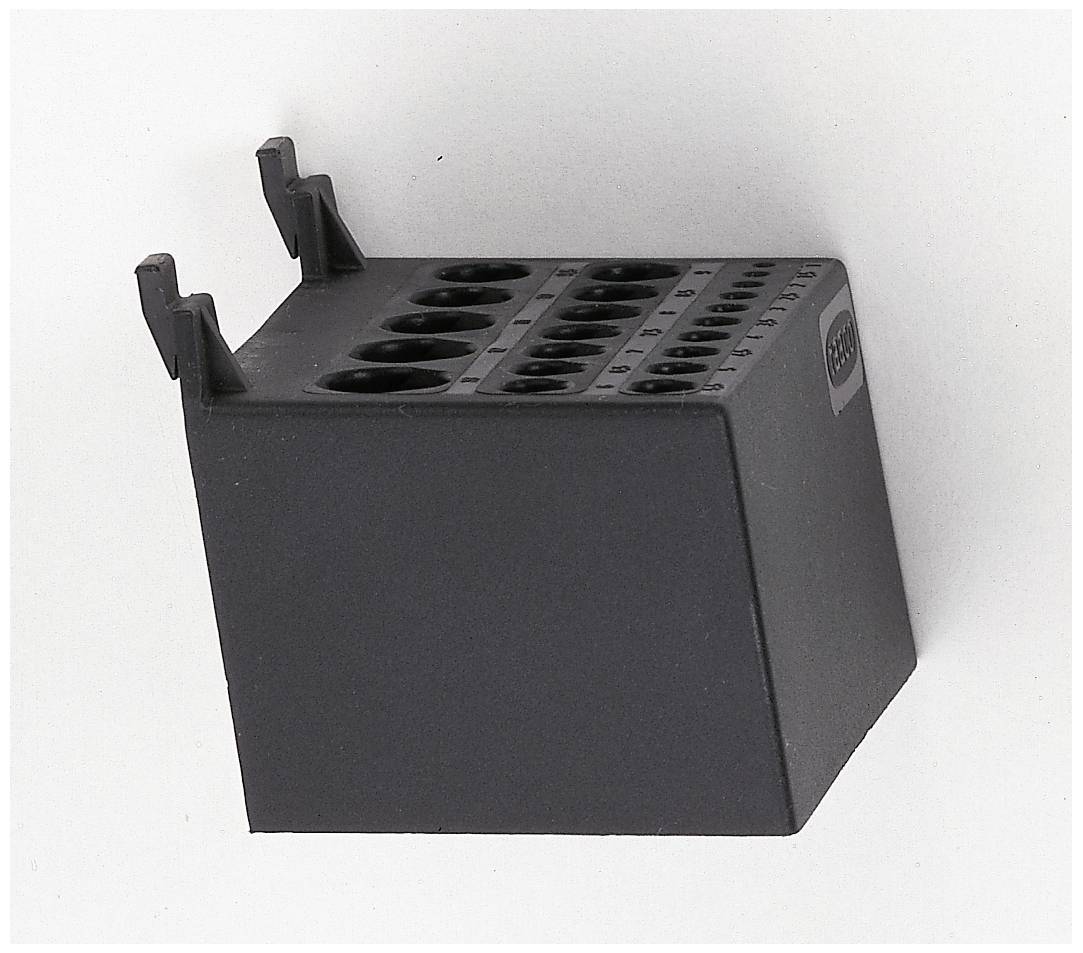 Ein schwarzer schräger Ständer mit mehreren Löchern, geeignet zur Aufbewahrung von zylindrischen Gegenständen wie Stiften oder Bürsten.