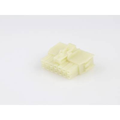 Ein cremefarbener, rechteckiger Kunststoffstecker mit mehreren Anschlussöffnungen auf einem weißen Hintergrund.