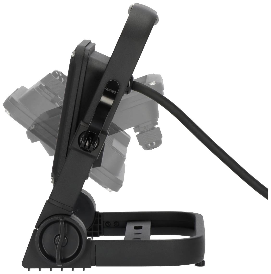 Seitlicher Blick auf eine verstellbare Halterung mit einem montierten Gerät, das in verschiedenen Positionen gezeigt wird, um Flexibilität zu demonstrieren.