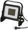 Ein tragbarer LED-Flutlichtstrahler mit rechteckigem Rahmen und vielen kleinen Leuchtdioden auf der Vorderseite. Ein Stromkabel mit Steckdose ist angeschlossen.
