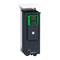 Schwarzer und grüner elektronischer Schaltschrank von Schneider Electric mit Display und Bedienelementen, freistehend.