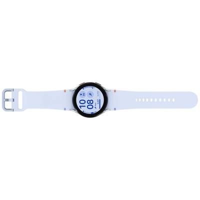 Smartwatch mit blauem Armband, digitaler Anzeige von Zeit und Datum, Symbole für Bluetooth und Wetter auf dem Bildschirm sichtbar.