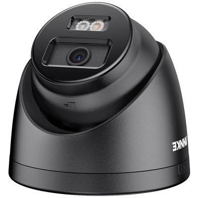 Eine schwarze Sicherheitskamera mit einer Linse und LED-Lichtern oben. Die Kamera ist in einem Gehäuse montiert und trägt die Aufschrift 'ANNKE'.