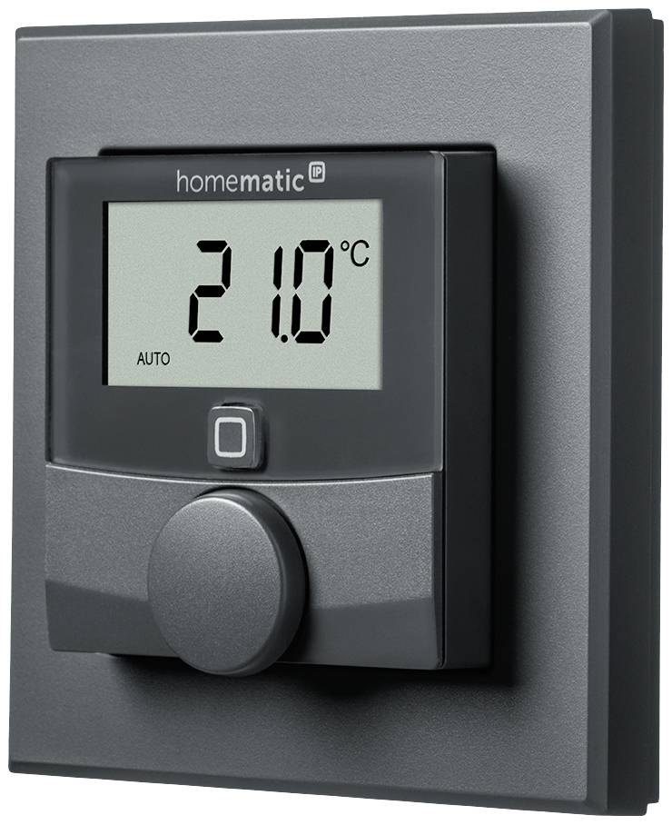 Thermostat an der Wand mit digitalem Display zeigt '21.0°C', darunter ein Drehregler.