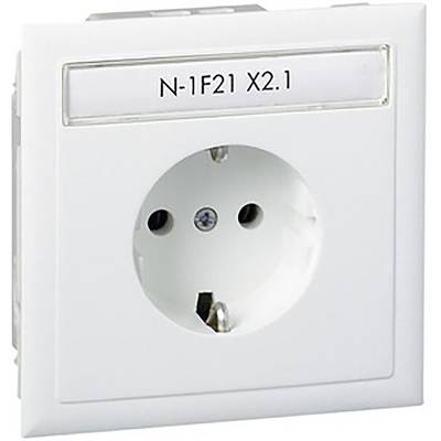 Weiße Steckdose an der Wand mit der Beschriftung 'N-1F21 X2.1' über der Steckdose.