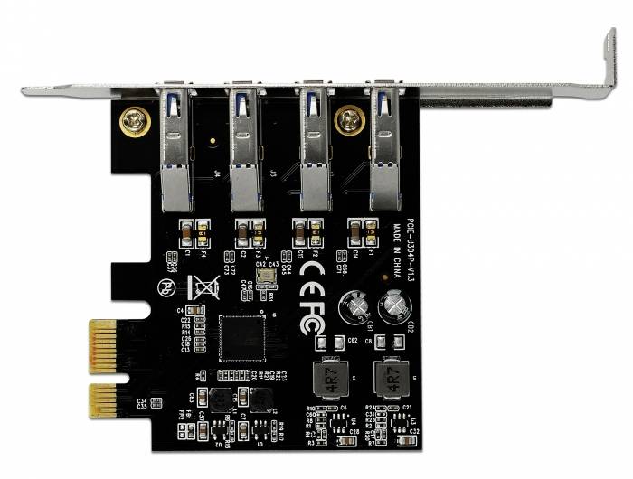 Eine schwarze PCIe-Karte mit vier Ethernet-Anschlüssen und mehreren elektronischen Bauteilen, die für Netzwerkverbindungen genutzt wird.