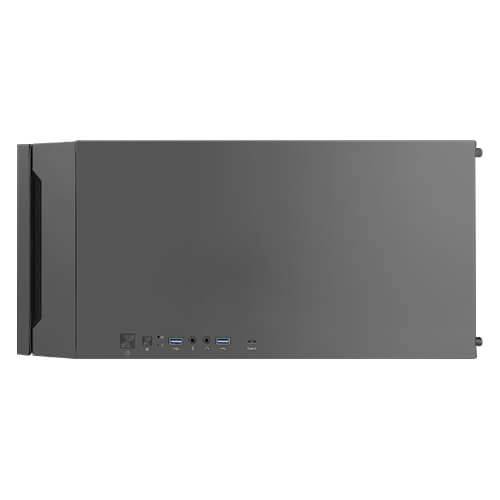 Schwarzes Computermodul mit mehreren USB-Anschlüssen auf der Vorderseite.