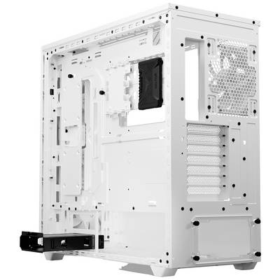 Ein weißes Computergehäuse mit offenem Seitenteil zeigt Innenstruktur und Lüfteröffnungen. Geeignet für PC-Komponenteninstallation.