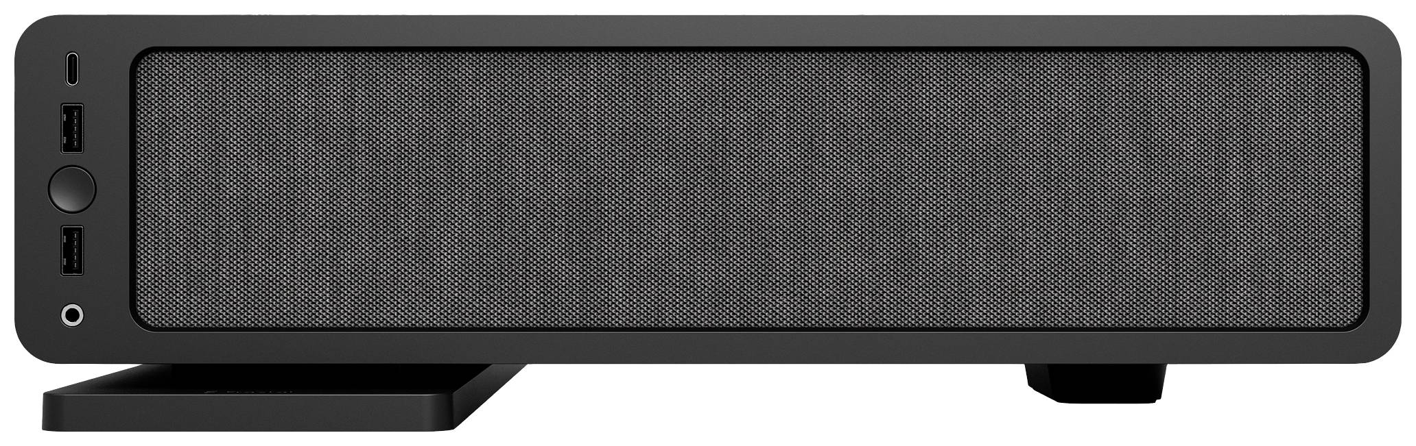 Schwarzer rechteckiger Lautsprecher mit Stoffabdeckung und Bedienungsknöpfen an der linken Seite. Zwei USB-Ports sichtbar.