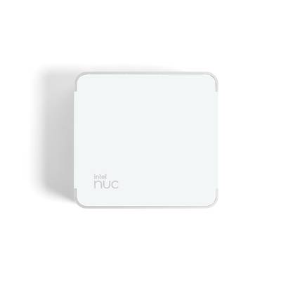 Ein kleiner, quadratischer Computer mit einem Gehäuse in hellem Grau. Auf der Oberseite steht 'intel nuc'.