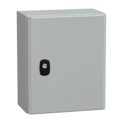 Ein grauer Metallschrank mit einem schwarzen Drehgriff in der Mitte, stehend auf einem hellen Hintergrund.