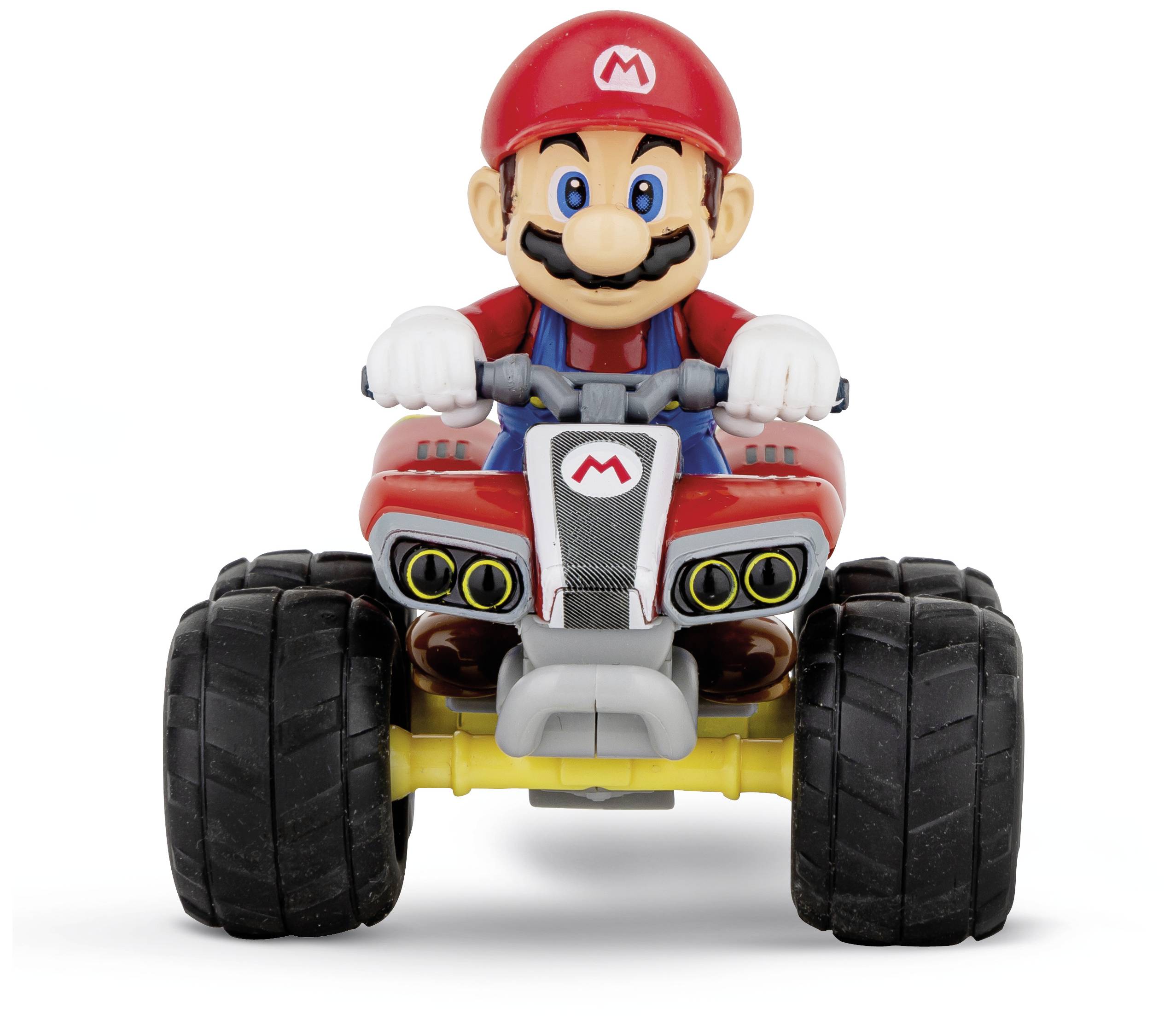 Eine Actionfigur fährt ein rotes Quad mit großen Reifen. Sie trägt eine rote Mütze und blaue Latzhose.