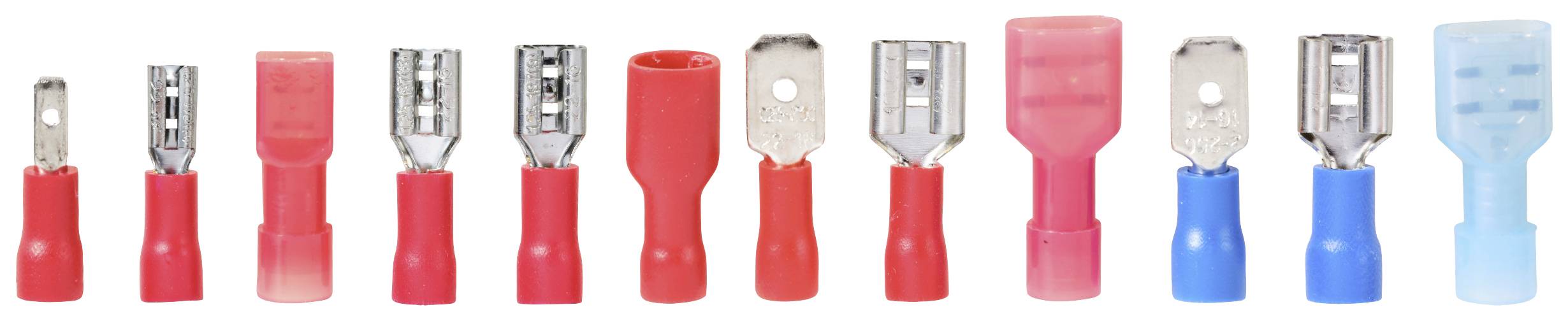 Verschiedene rote und blaue Kabelstecker unterschiedlicher Größe, nebeneinander aufgereiht, für elektrische Verbindungen.