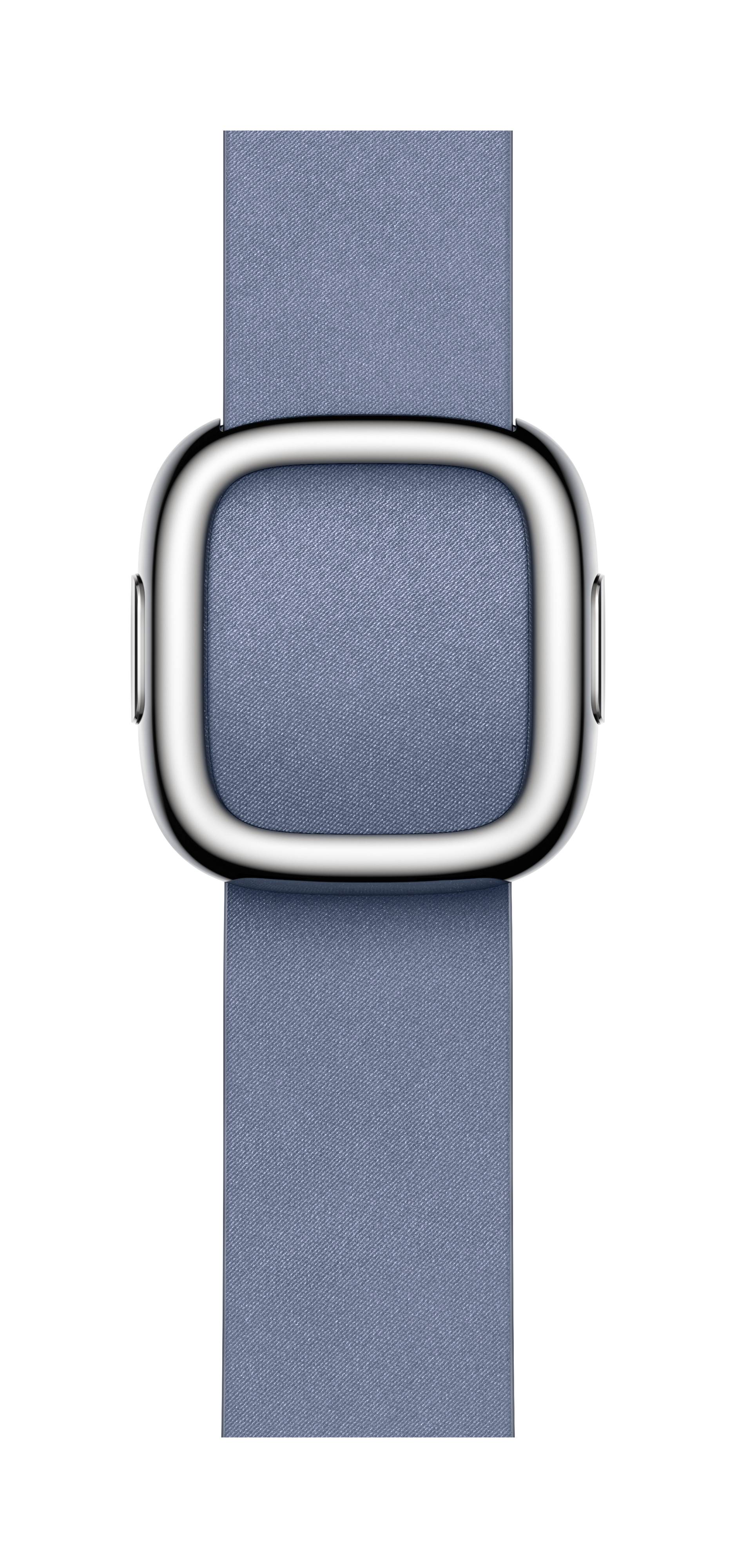 Eine moderne Uhr mit quadratischem, silberfarbenem Gehäuse und blauem Lederarmband, ohne sichtbares Zifferblatt.