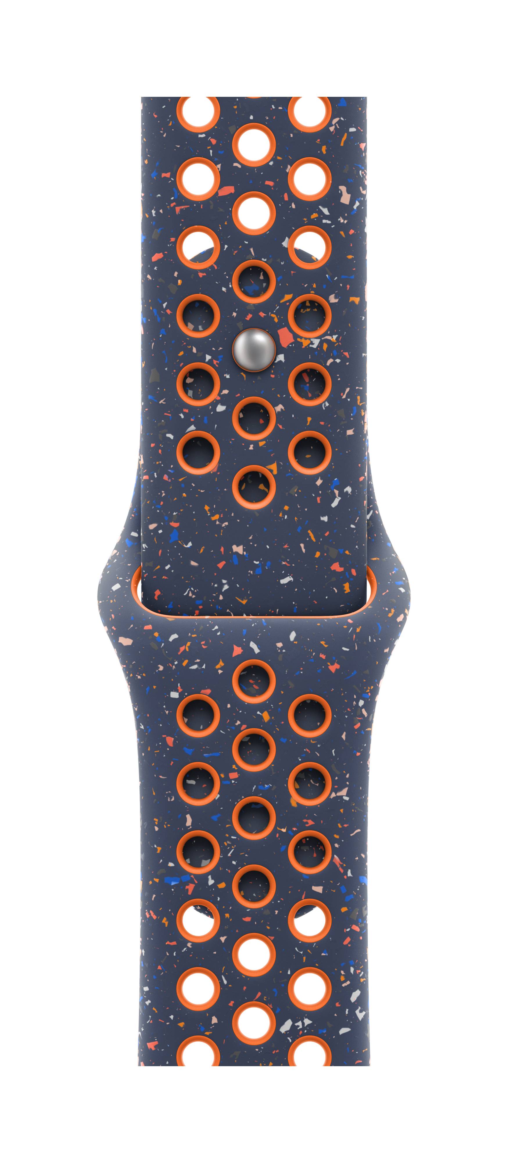 Blaues Armband mit orangefarbenen und weißen Sprenkeln sowie runden Löchern.