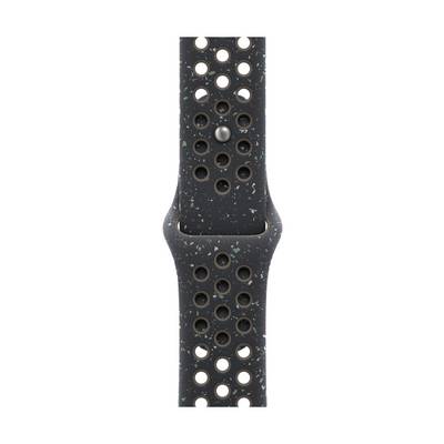 Nahaufnahme eines schwarz gesprenkelten Armbands mit Löchern, passend für eine Smartwatch. Schlichter, sportlicher Stil.