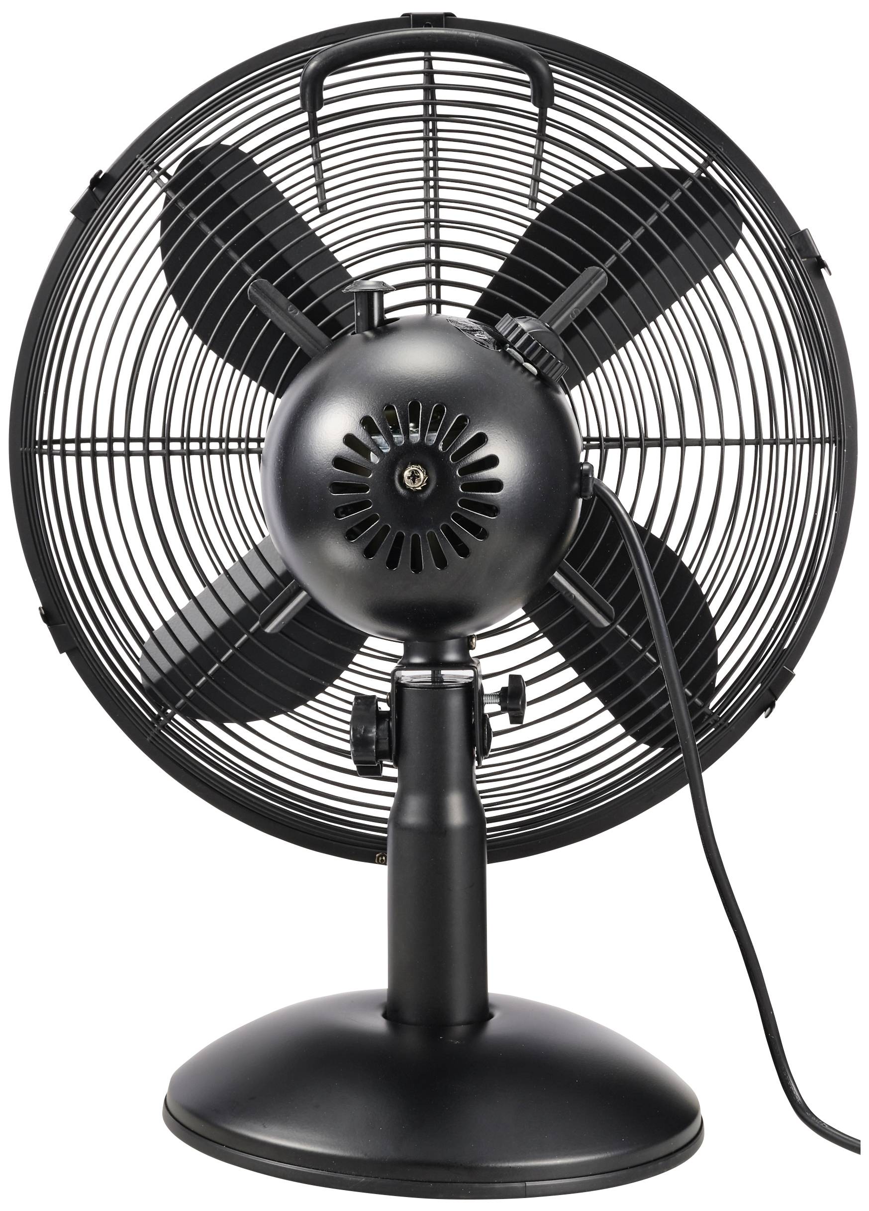 Ein schwarzer Tischventilator mit vier Flügeln und Schutzgitter steht auf einem Tisch. Ein Kabel ist an der Rückseite angeschlossen.