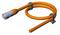 Orangefarbenes Kabel mit Metallstecker, aufgerollt und mit grauen Halterungen fixiert.