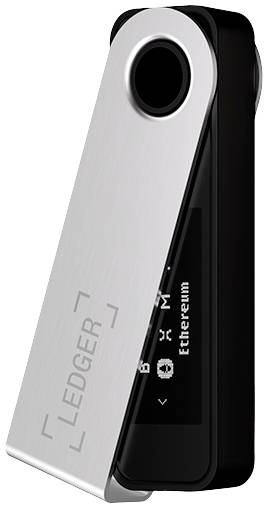 Kompakte Hardware-Wallet mit klappbarem Metallgehäuse, Bildschirm zeigt 'Ethereum'. Ideal zur sicheren Verwaltung von Kryptowährungen.