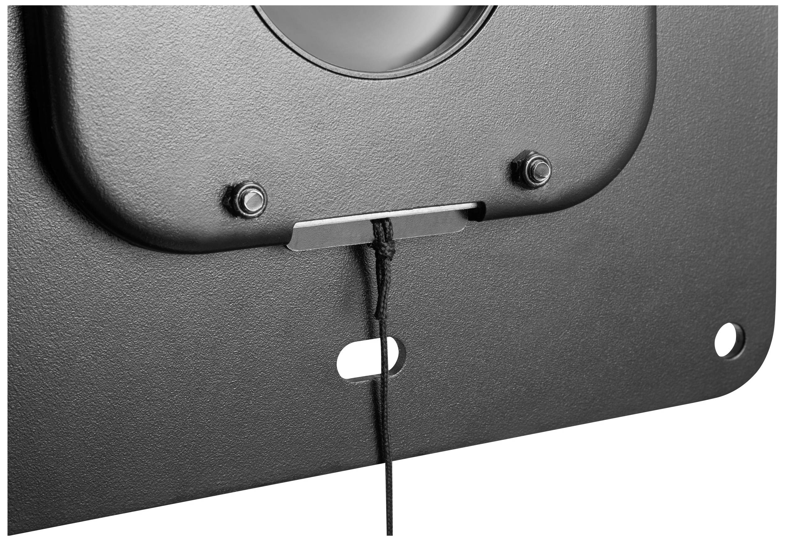 Ein schwarzer Metallträger mit Seil dient zur Stabilisierung oder Sicherung, möglicherweise zur Wandbefestigung von Geräten.