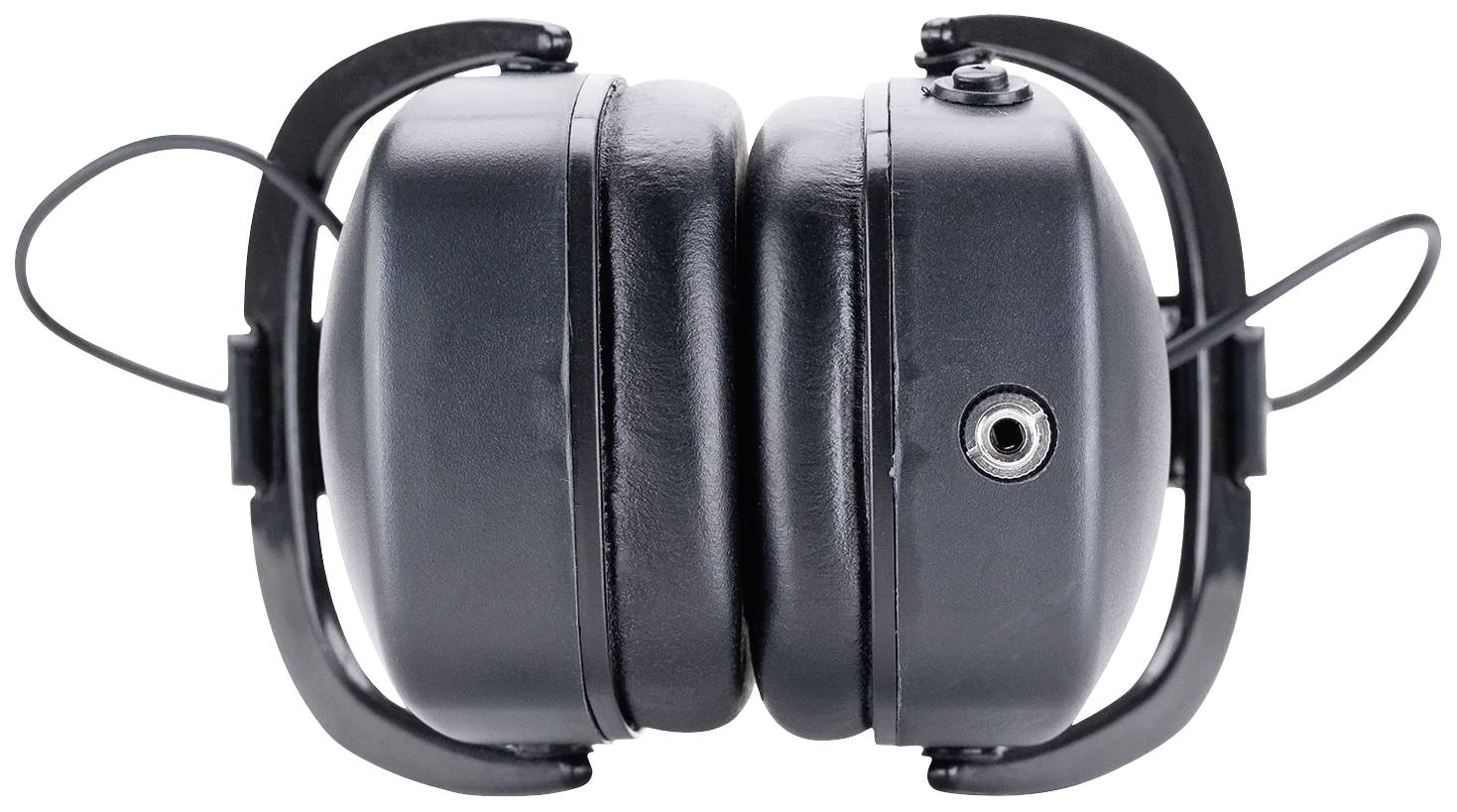 Schwarze, gefaltete Kopfhörer mit einem 3,5-mm-Audioanschluss, frontalansicht.