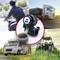 'Mann auf Motorrad, LKW, Wohnmobil und Traktor dargestellt. Im Vordergrund Adapter mit Ladeanschlüssen als zentrales Thema.'